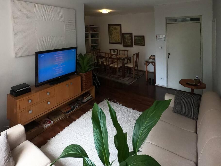 Apartamento Grande Apartamento A 200m Da Av. Paulista E Metro. São Paulo